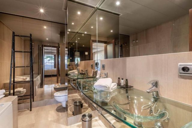 990184cb d57c 4c0f a137 7752c46184ea